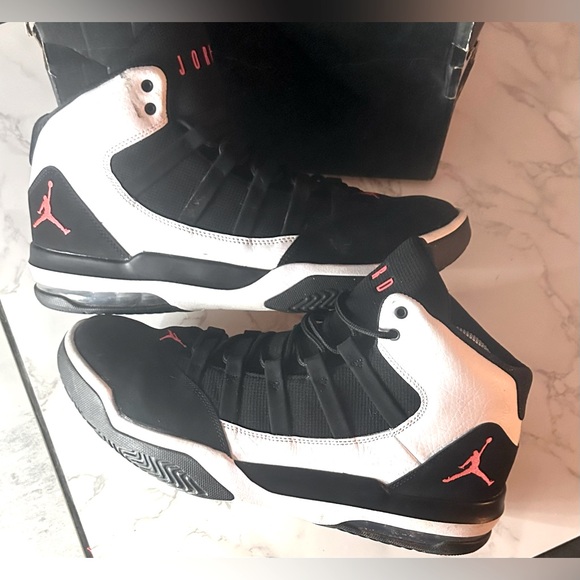 jordan max aura size 13